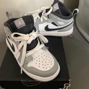 JORDAN 1 mid toddler size 9c